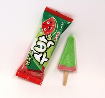 본문 이미지 - 롯데제과 '거꾸로 수박바' ⓒ News1