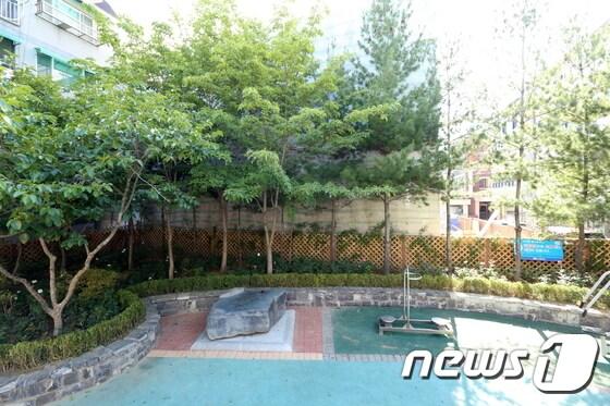 본문 이미지 - 개봉동과 장미 공원(서울 구로구 제공). ⓒ News1