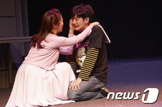 본문 이미지 - 뮤지컬 '찌질의 역사' 공연 장면 (사진=에이콤)