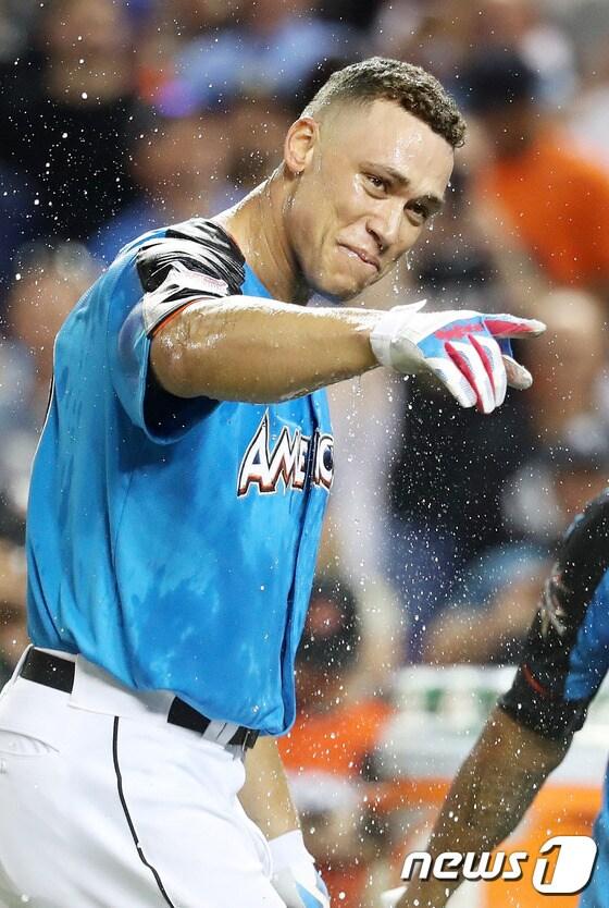 본문 이미지 - 2017 메이저리그 올스타전 홈런 더비에서 우승을 차지한 애런 저지(뉴욕 양키스)ⓒ AFP=News1