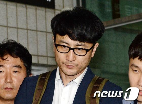 본문 이미지 - '제보조작' 관련 혐의로 구속영장이 발부된 이준서 전 국민의당 최고위원(40). 검찰은 오는 21일 이 전 최고위원의 구속기간을 10일 연장해 추가 조사를 벌인 뒤 혐의점을 정리해 28일쯤 구속기소할 방침이다. 2017.7.12/뉴스1 ⓒ News1 박세연 기자