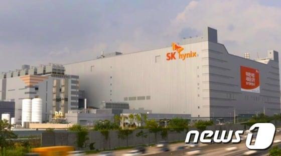 본문 이미지 - SK하이닉스 이천 M14 공장 전경. ⓒ News1