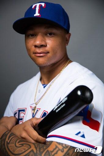 본문 이미지 - 넥센 히어로즈 유니폼을 입게 된 마이클 초이스. ⓒ AFP=News1