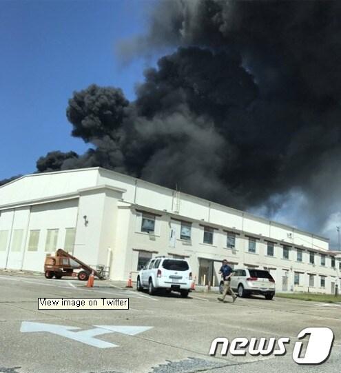 본문 이미지 - 미 플로리다주 공군 기지서 5일 폭발 사고가 났다.[출처=트위터]ⓒ News1