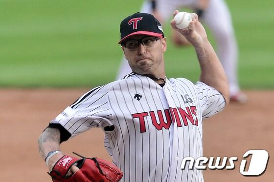 본문 이미지 - LG 트윈스의 외국인 에이스, 데이비드 허프./뉴스1 DB ⓒ News1 민경석 기자