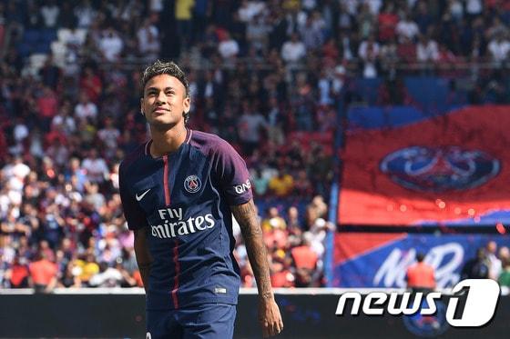 본문 이미지 - 파리 생제르맹(PSG)의 네이마르. ⓒ AFP=News1