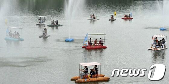 본문 이미지 - 화천쪽배축제 뉴스1 ⓒ News1 홍성우 기자