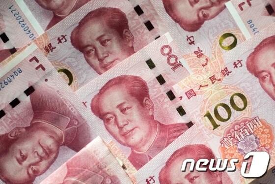 본문 이미지 - 100 위안 지폐ⓒ AFP=뉴스1