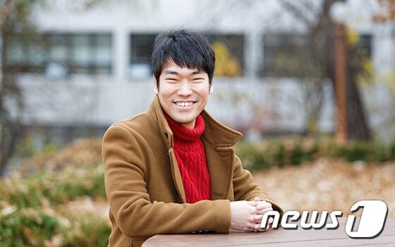 본문 이미지 - 연세대 최초 시각장애인 최우등 졸업자 김진영씨(연세대학교 제공)ⓒ News1