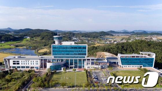 본문 이미지 - 신안군청 전경.(신안군 제공) /뉴스1 ⓒ News1