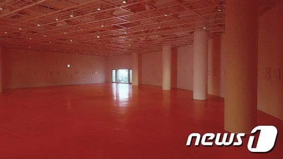 본문 이미지 - 구정아 개인전 '아정구' 3층 전시전경 ⓒ News1