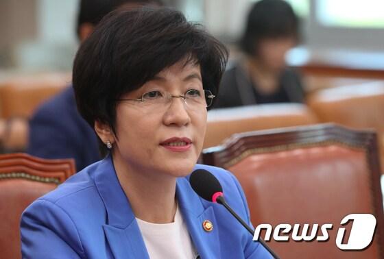 본문 이미지 - 김영주 고용노동부 장관