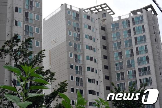 본문 이미지 - 육군7사단 관사 아파트인 데시앙 ⓒ News1 홍성우 기자