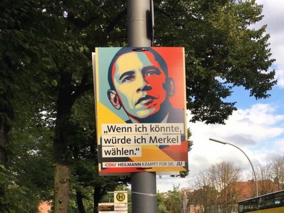 본문 이미지 - 독일 베를린에 붙어있는 버락 오바마 전 미국 대통령 얼굴이 들어있는 선거 포스터.(출처=워싱턴포스트 갈무리) ⓒ News1