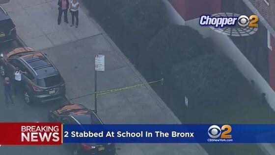 본문 이미지 - 미국 뉴욕 브롱크스의 한 고등학교에서 10대 청소년이 같은반 학생들을 칼로 찔러 1명이 숨지고 1명이 다쳤다. (CBS뉴욕 캡처) ⓒ 뉴스1