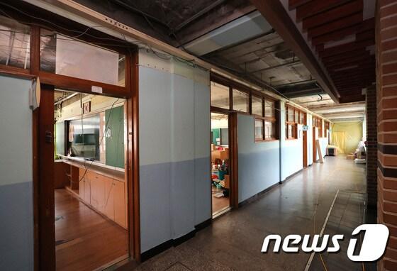 본문 이미지 - 초등학교 공사 현장.. /뉴스1 ⓒ News1 오장환 기자