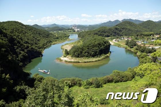 본문 이미지 - 강원 영월군의 유명 관광지인 한반도 지형.2017.9.7/뉴스1 ⓒ News1 