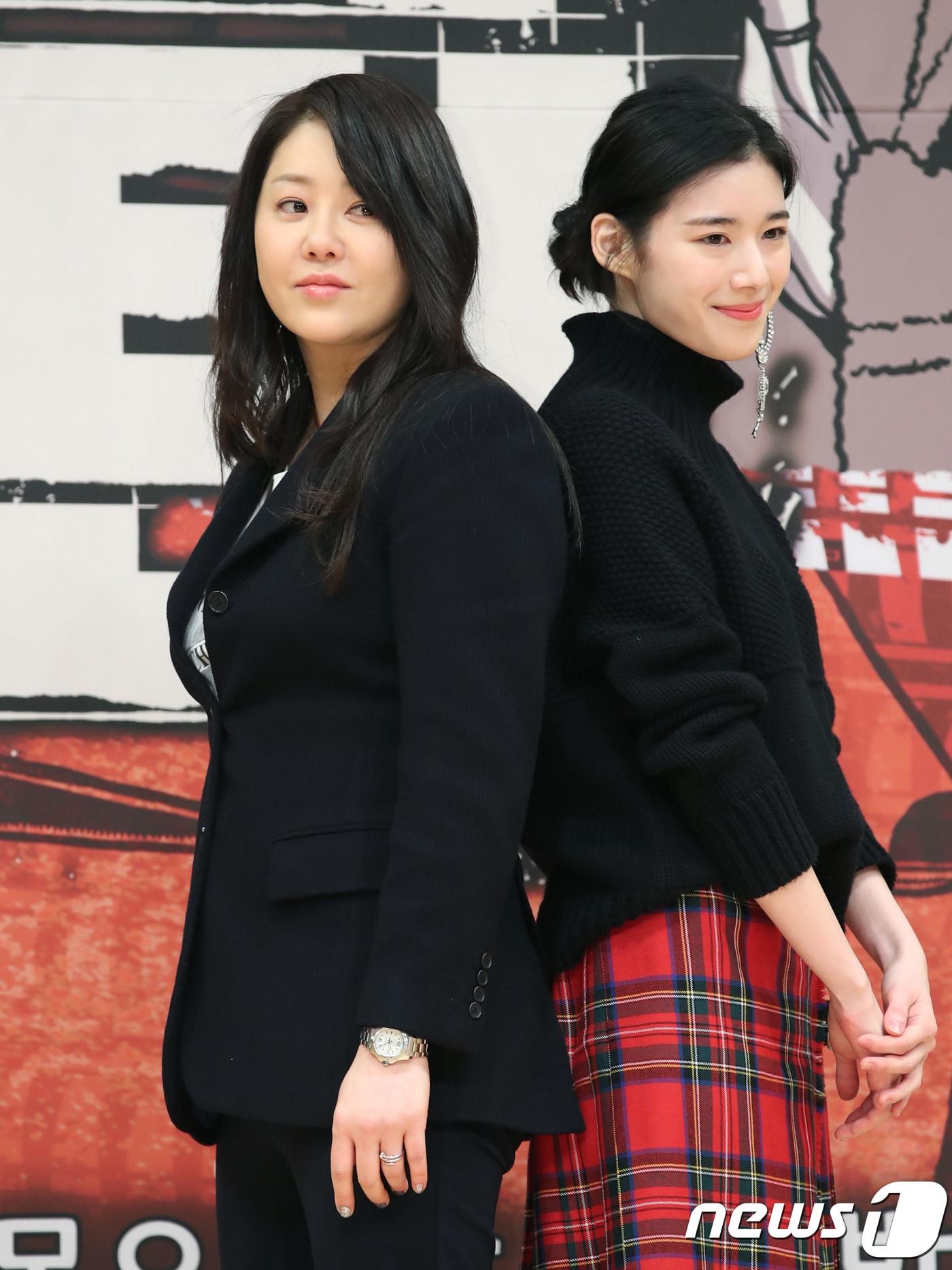 본문 이미지 - 배우 고현정, 정은채(오른쪽) 2018.1.15./뉴스1 ⓒ News1 권현진 기자