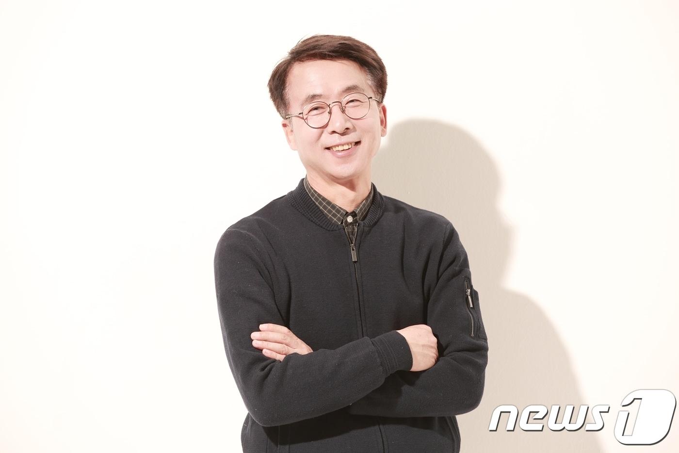 장편소설 '봉기'작가 서주원씨 ⓒ News1 김대홍 기자