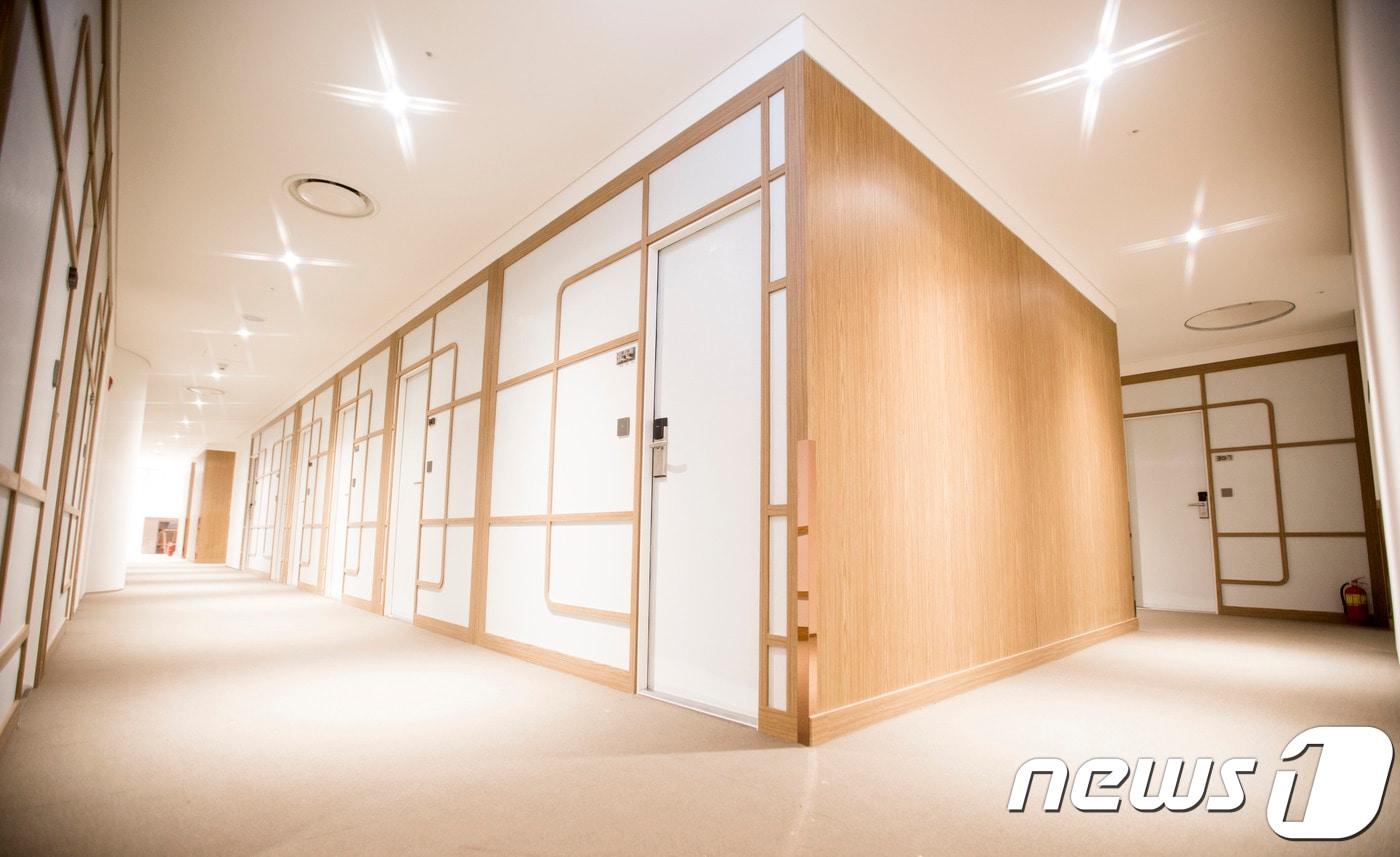 한옥에서 모티브를 따온 캡슐호텔(인천국제공항공사 제공)ⓒ News1