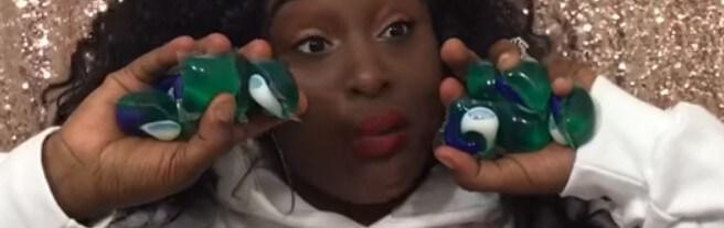 본문 이미지 - 미국 10대들 사이에서 입에 캡슐형 세제를 넣는 실험이 유행처럼 번지고 있다. (사진=유튜브) ⓒ News1