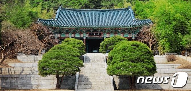 본문 이미지 - 이순신 장군의 영정을 모신 현충사 ⓒ News1