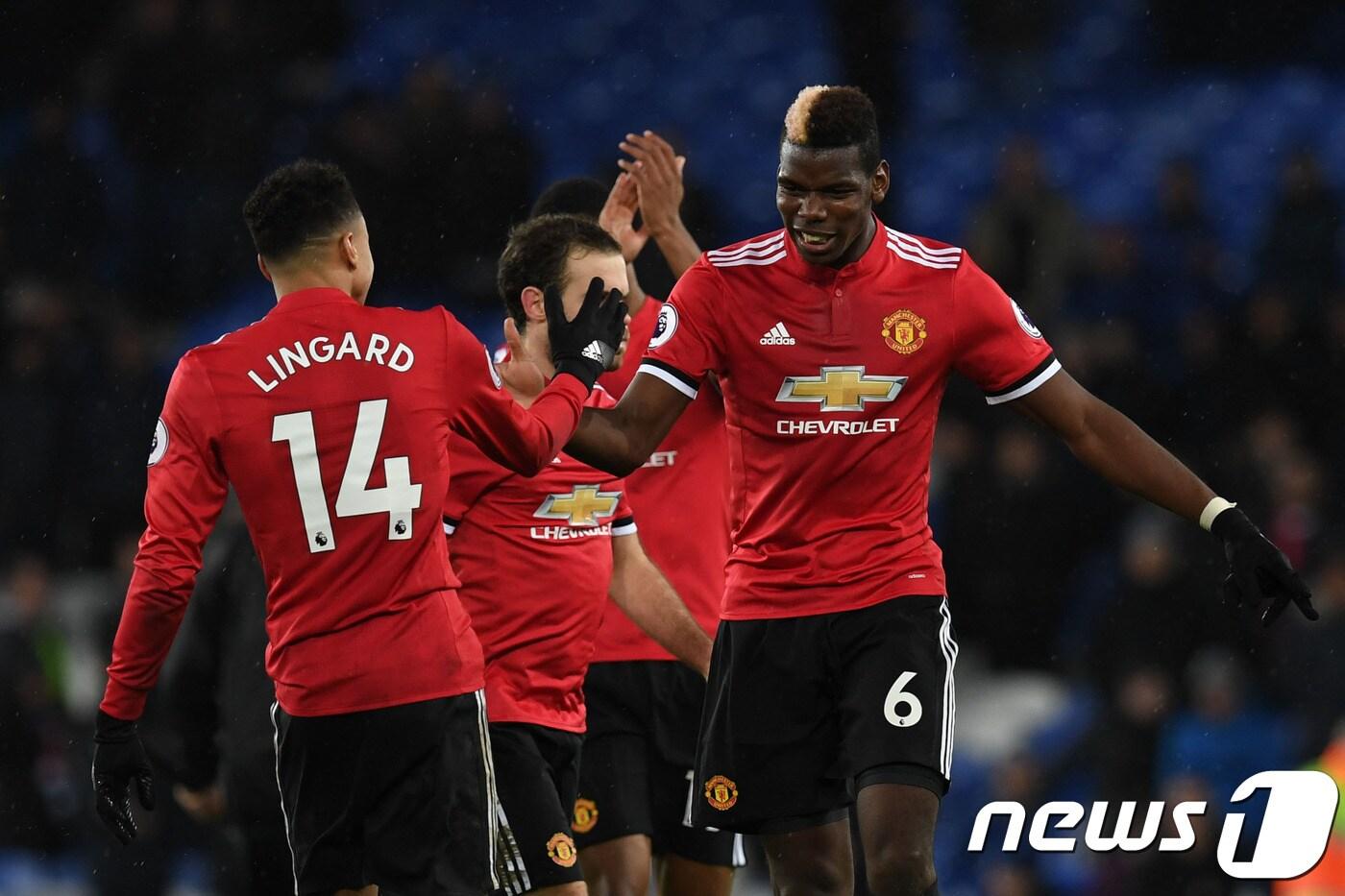 본문 이미지 - 맨유가 에버턴 원정에서 2-0 승리를 거두고 2위 자리를 탈환했다. ⓒ AFP=News1