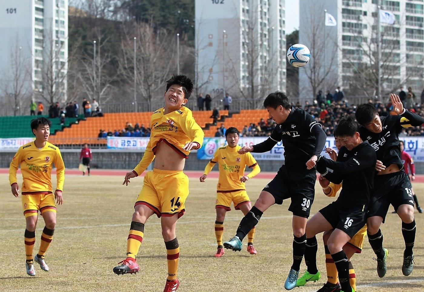 본문 이미지 - 백운기 고교축구대회.(광양시 제공)/뉴스1 ⓒ News1