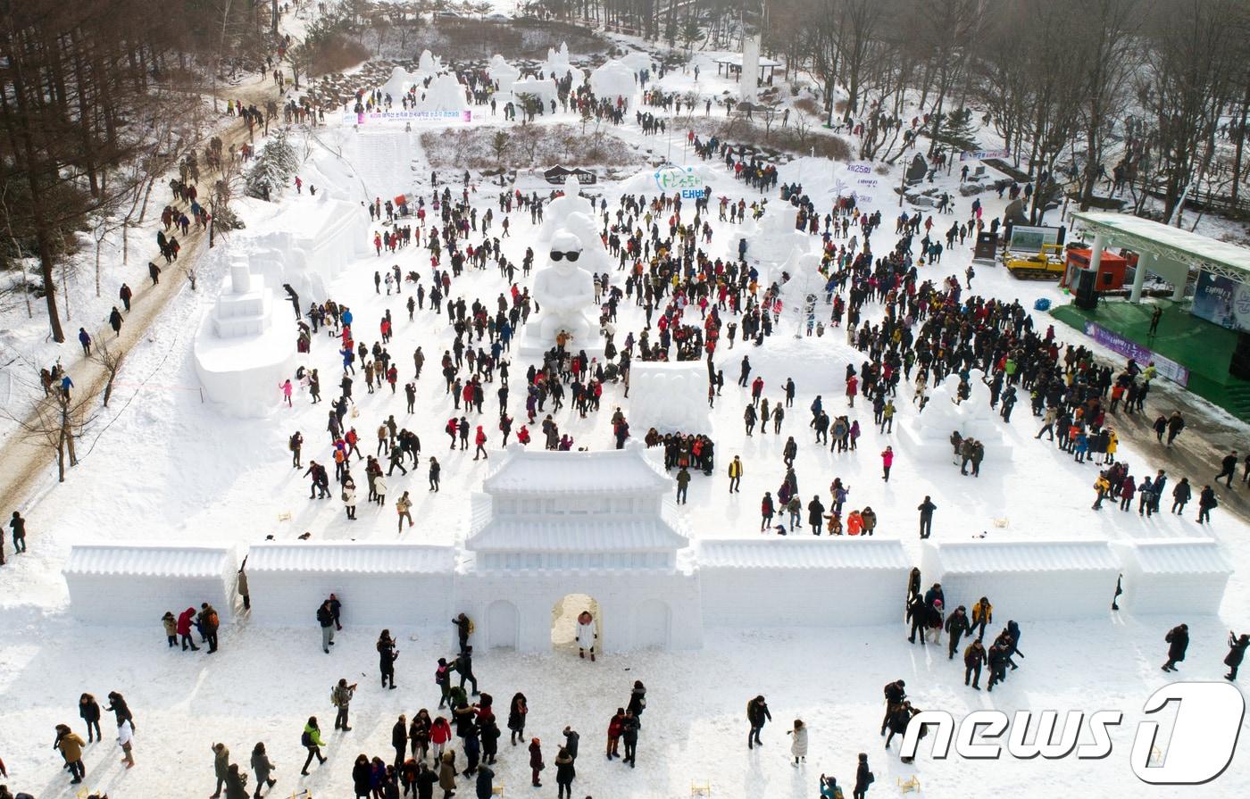 본문 이미지 - 제25회 태백산눈축제장 모습.ⓒ News1 박하림 기자
