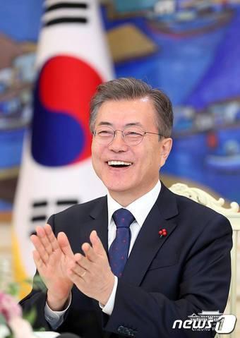 본문 이미지 - (청와대 페이스북) 2018.1.23/뉴스1 ⓒ News1