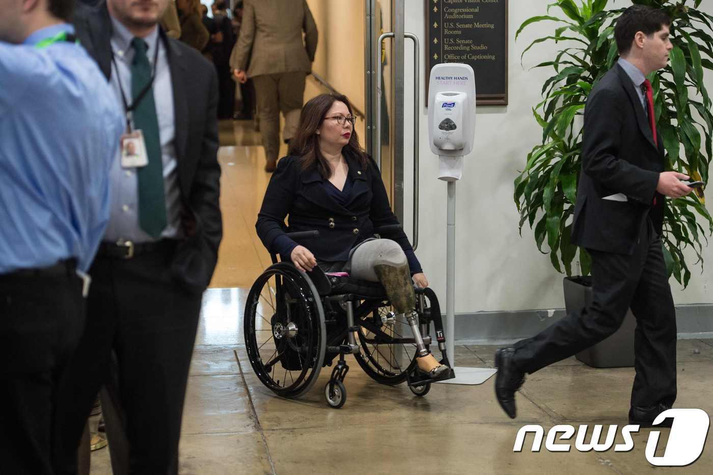 올봄 출산을 앞둔 태미 덕워스 미 연방 상원의원. ⓒ AFP=뉴스1