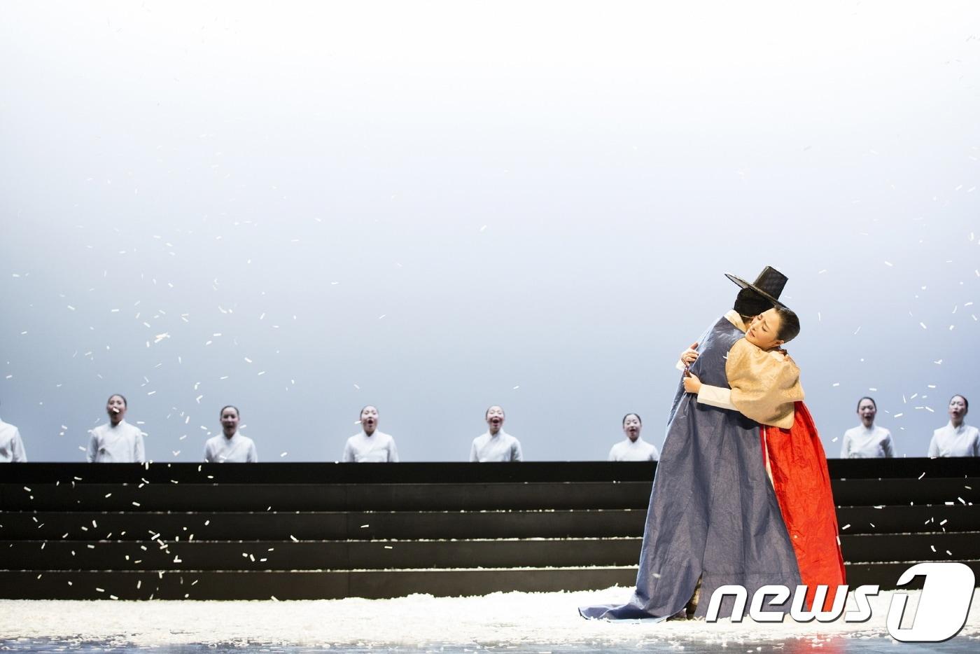 본문 이미지 - 춘향실록의 공연 모습. 국립민속국악원 제공 ⓒ News1