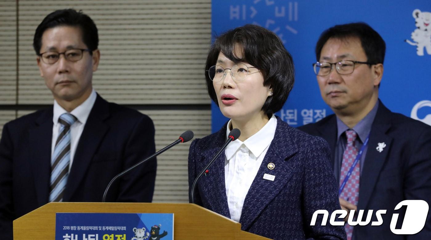 본문 이미지 - 박춘란 교육부 차관이 29일 정부세종청사 교육부 브리핑실에서 '내 삶을 바꾸는 교육·문화 혁신의 시작'을 주재로 한 교육부·문화체육관광부·방송통신위원회의 정부업무보고 사전브리핑을 하고 있다.  2018.1.29/뉴스1 ⓒ News1 장수영 기자