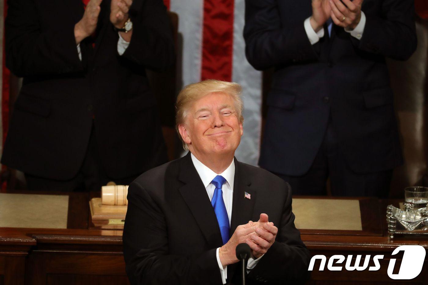 본문 이미지 - 도널드 트럼프 미국 대통령이 30일(현지시간) 취임 후 첫 연두교서를 발표했다. ⓒ AFP=뉴스1