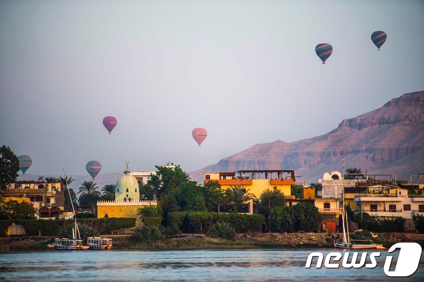 이집트 룩소르 상공에서 열기구들이 날고 있다. <자료사진> ⓒ AFP=뉴스1
