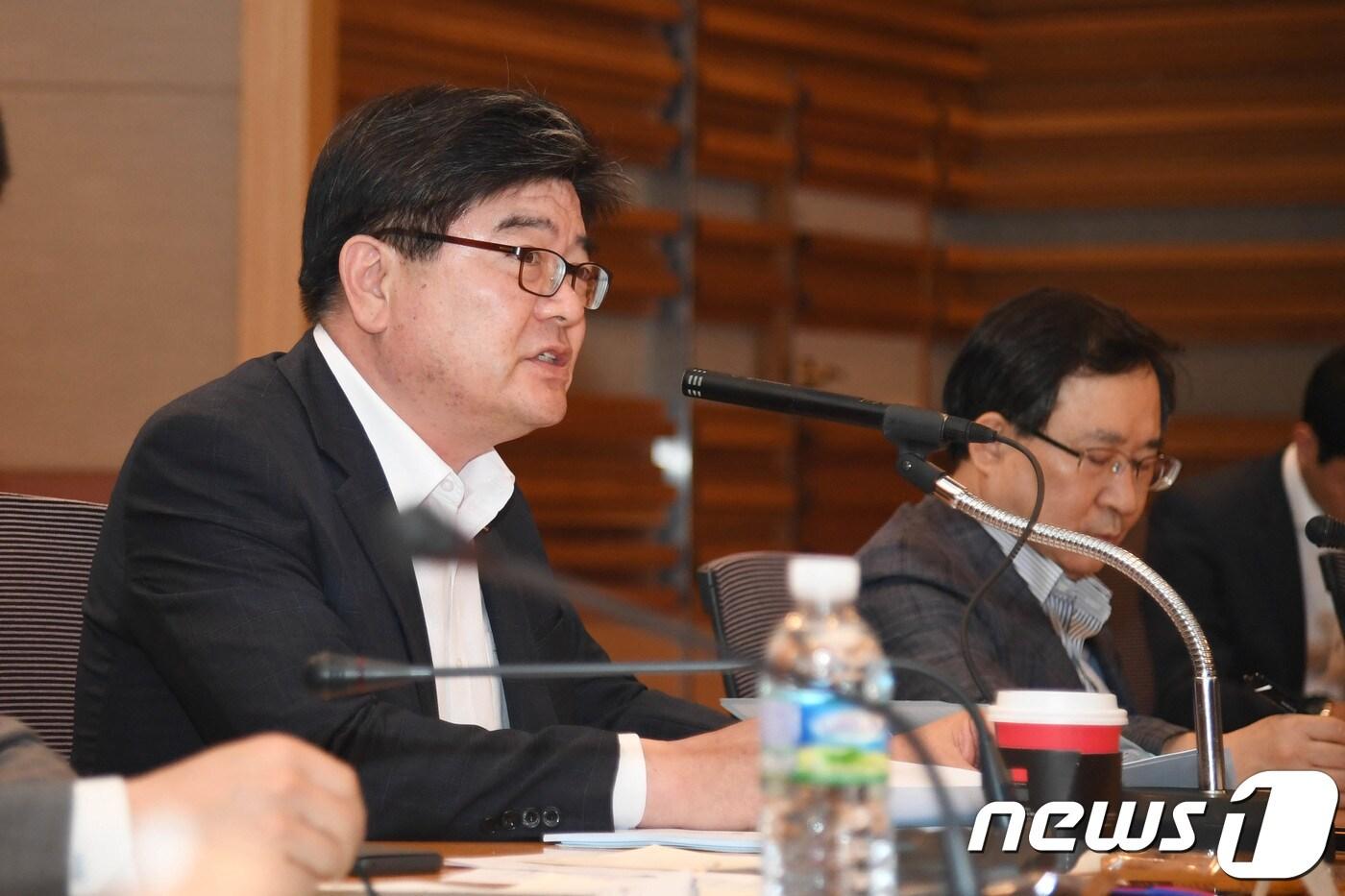 김용진 기획재정부 차관이 재정관리점검회의를 주재하고 있다. (기획재정부 제공) 2018.10.1/뉴스1