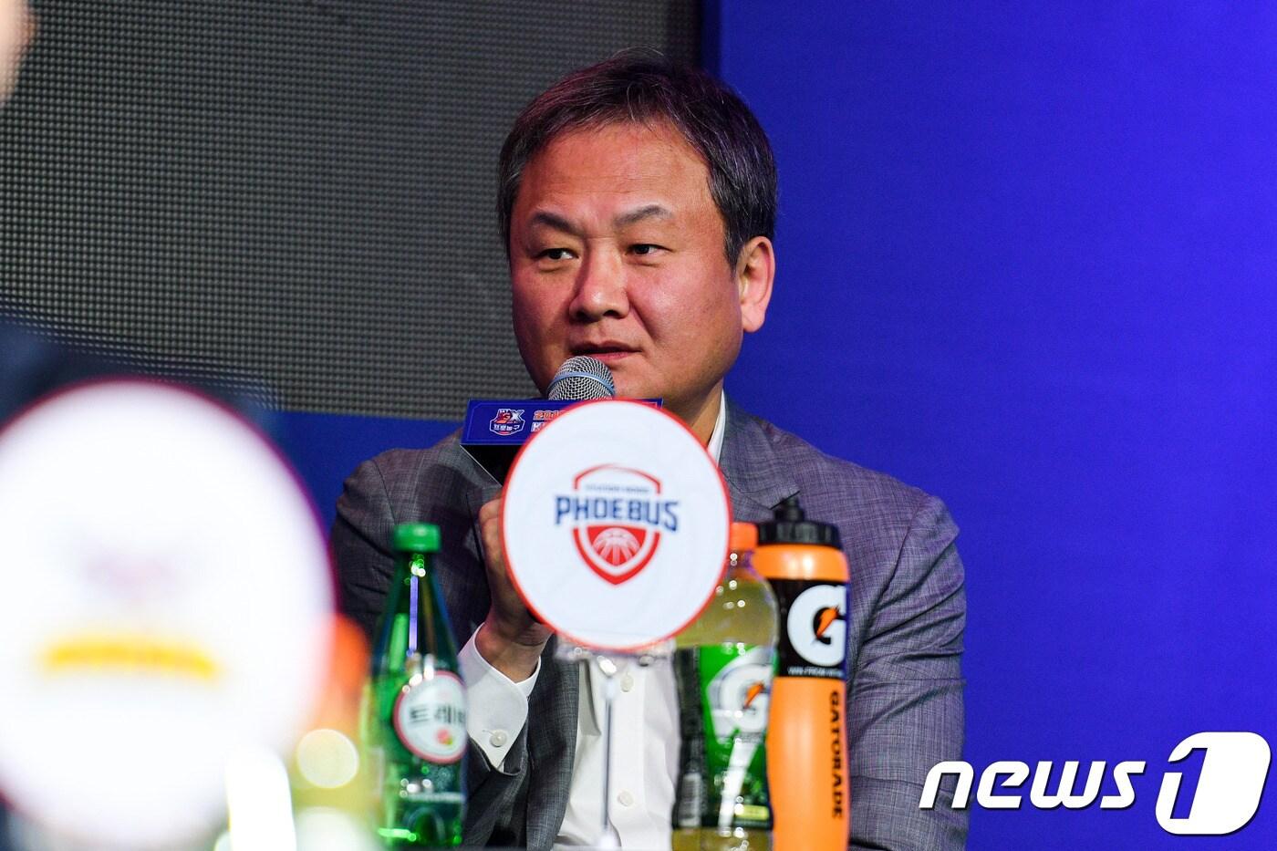 본문 이미지 - 울산 현대모비스 유재학 감독.(KBL 제공) ⓒ News1