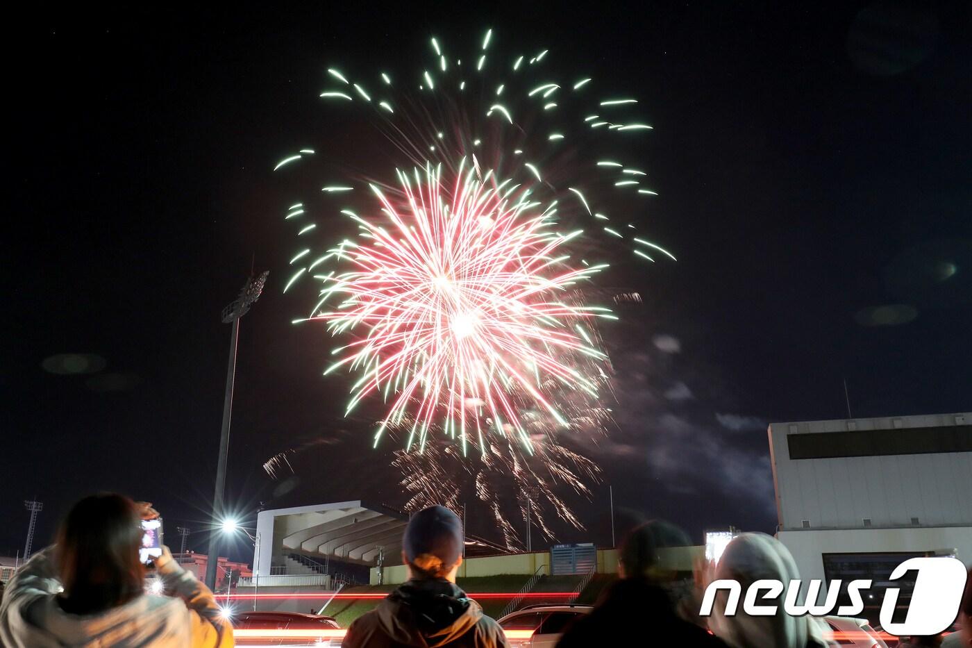 강강원 동해 무릉제 불꽃놀이.&#40;뉴스1 DB&#41;