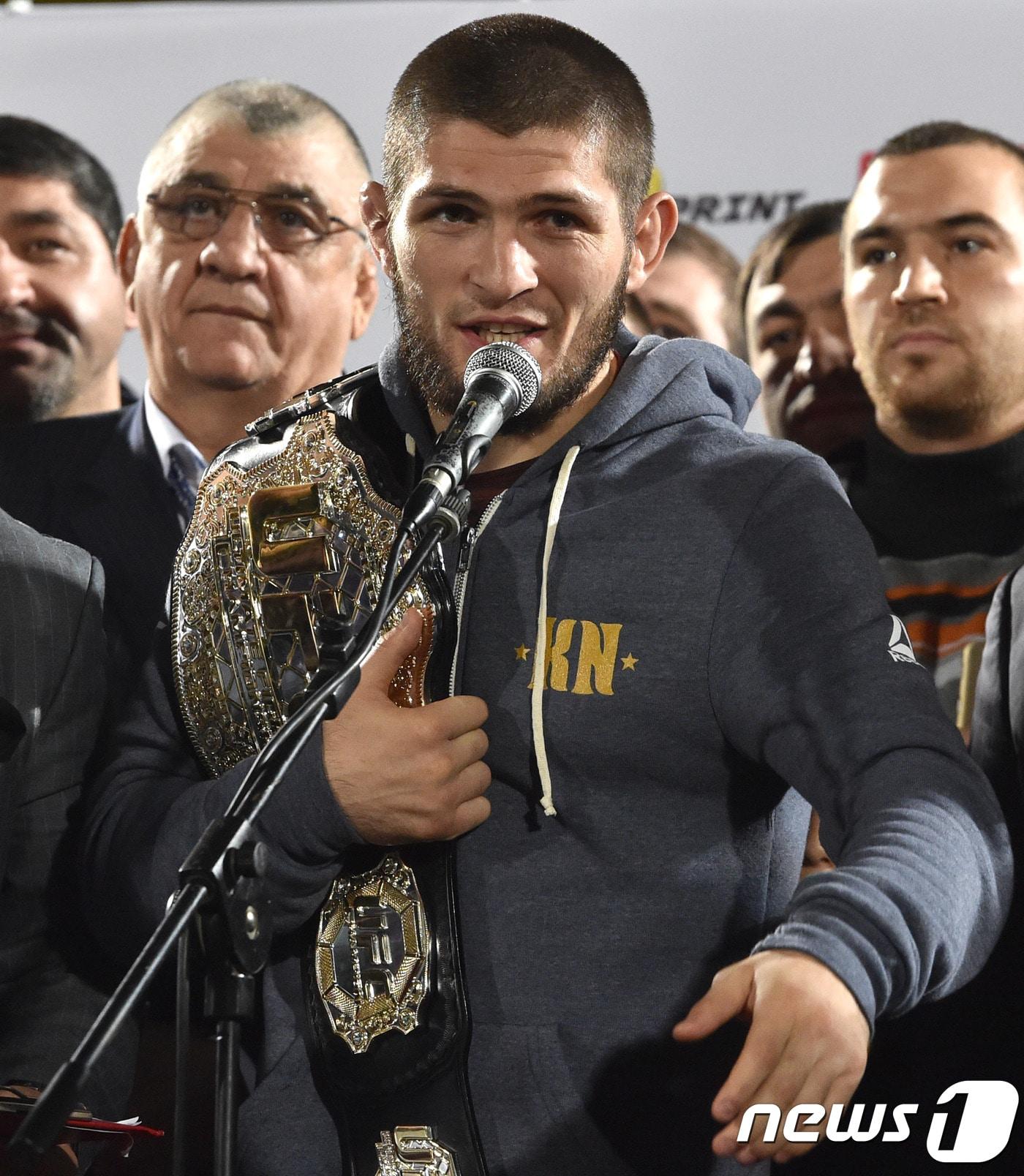 본문 이미지 - UFC 은퇴를 선언한 하빕 누르마고메도프. ⓒ AFP=News1