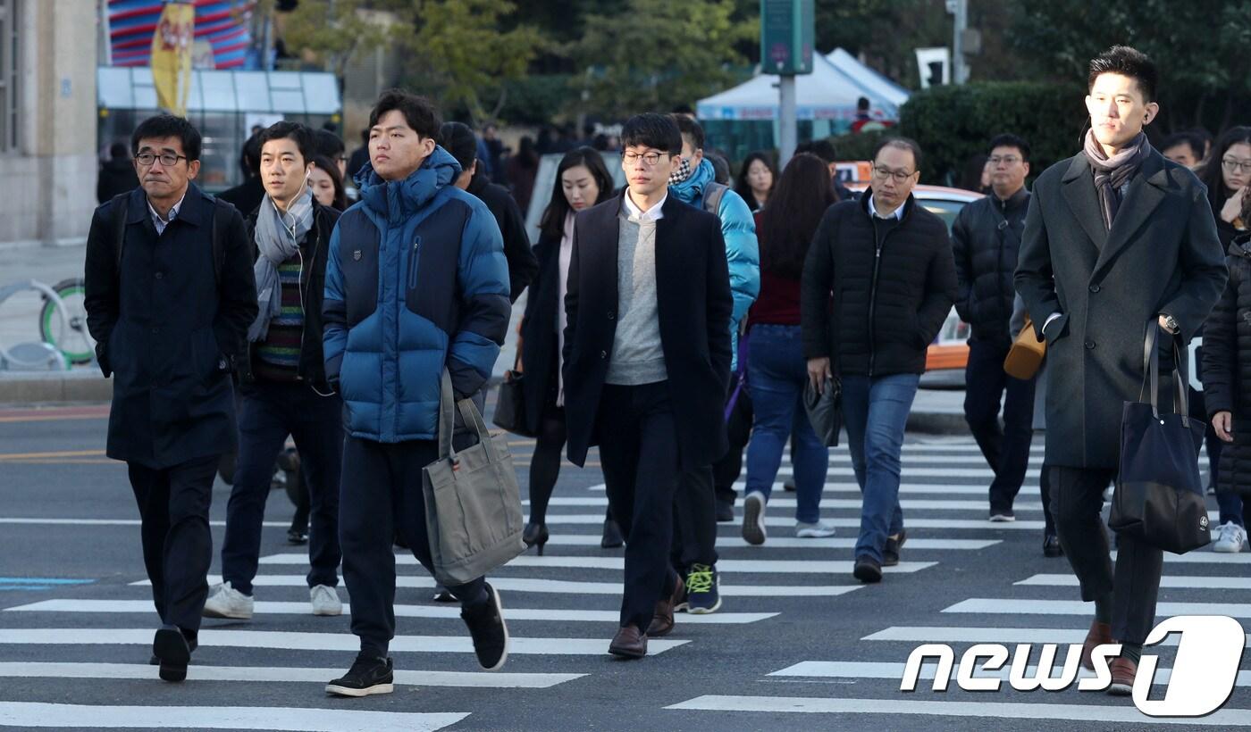 서울 최저기온이 1도를 보이는 등 추운날씨를 보였던 10월30일. /뉴스1 ⓒ News1 박세연 기자