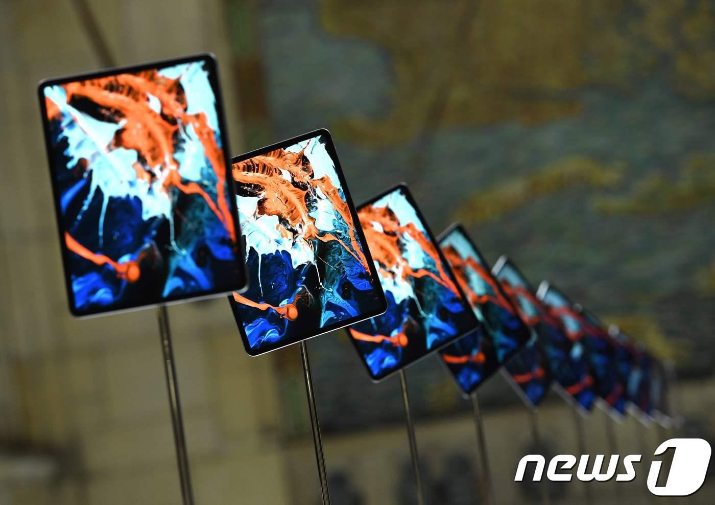 미국 뉴욕 브루클린 아카데미 오브 뮤직에 전시된 신형 아이패드 프로의 모습 ⓒ AFP=뉴스1
