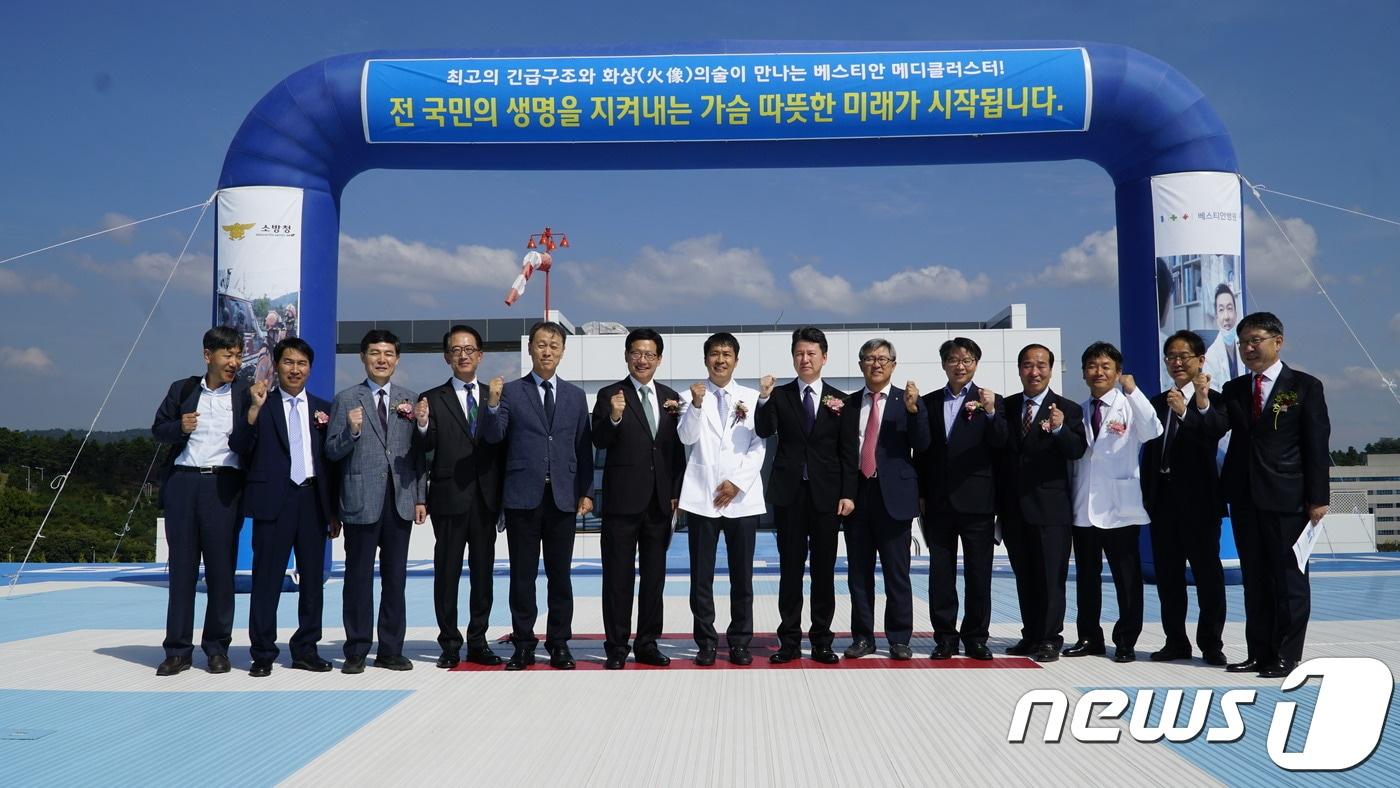 본문 이미지 - 베스티안재단은 4일 청주시 흥덕구 오송읍 오송 첨단의료복합단지에서 베스티안 메디클러스터 준공식을 했다. (베스티안재단 제공) ⓒ News1