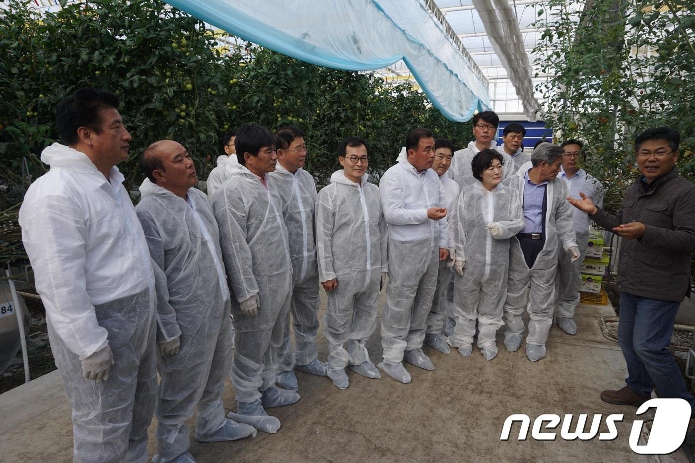 본문 이미지 - 경북도는 5일 사과 스마트농업 전문 경영인 양성을 위해 농림축산식품부 공모사업인 ‘노지 스마트팜(사과) 교육·체험장 조성 사업’에 전국 최초로 선정됐다../뉴스1