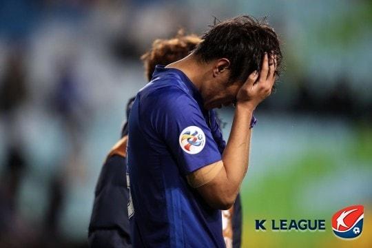본문 이미지 - 가장 풍성한 결실을 기대했던 수원의 가을이 갑자기 추워졌다. 아직 시련은 끝이 아닐 수도 있다. (한국프로축구연맹 제공) ⓒ News1