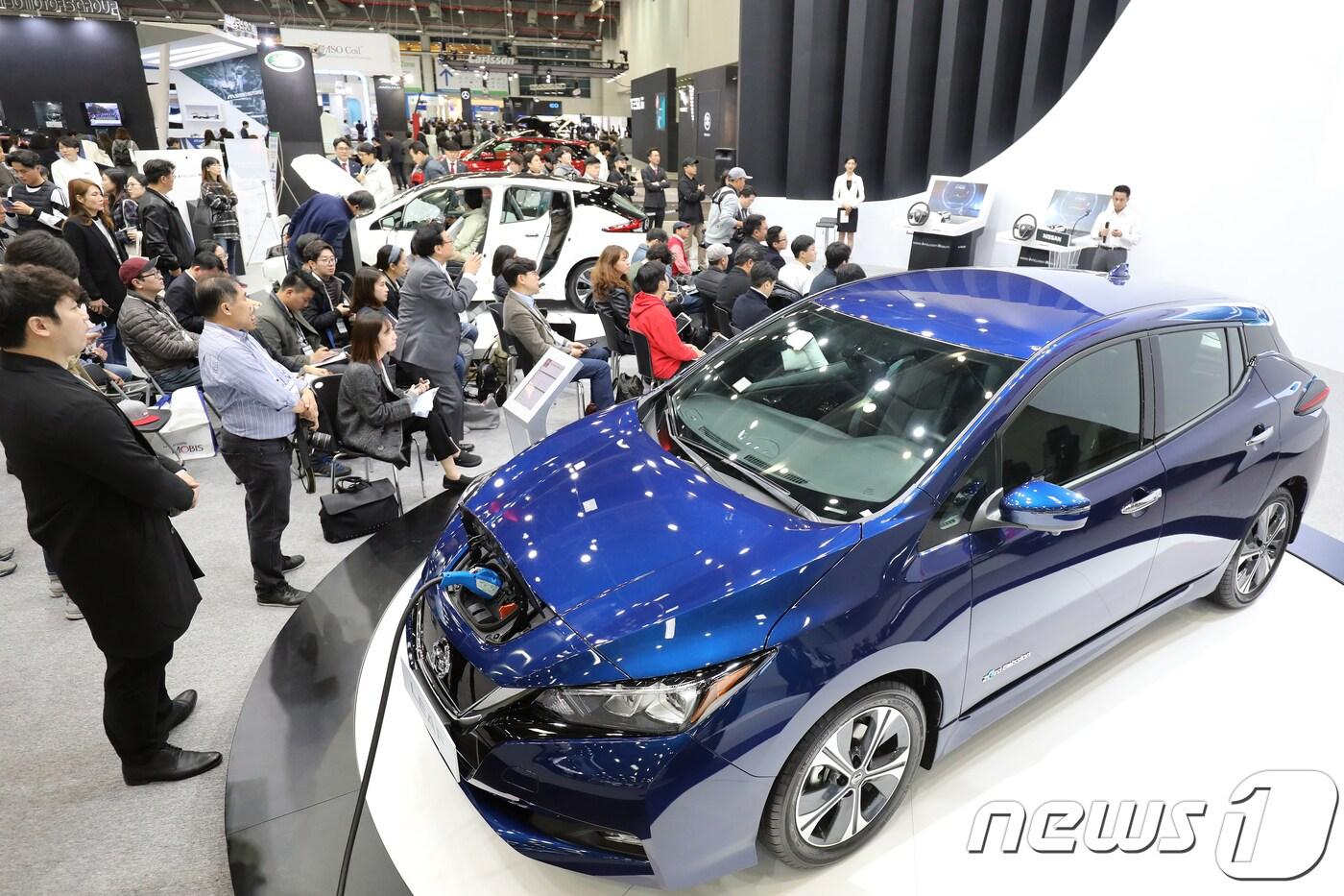 닛산의 신형 전기차 리프(LEAF). 2018.11.1/뉴스1 ⓒ News1 공정식 기자