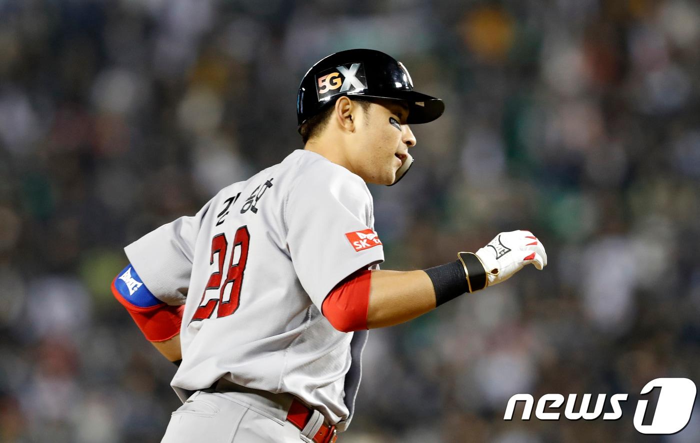 최주환의 보상선수로 SK 와이번스에서 두산 베어스로 이적하게 된 강승호. /뉴스1 ⓒ News1 이승배 기자