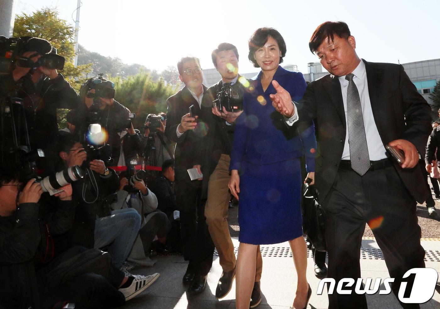 이재명 경기도지사의 부인 김혜경 씨가 '혜경궁 김씨' 트위터 계정 소유주 논란 관련 2일 오전 경기도 수원시 경기남부지방경찰청에 피고발인 신분으로 재출석하고 있다. /뉴스1 ⓒ News1 오장환 기자