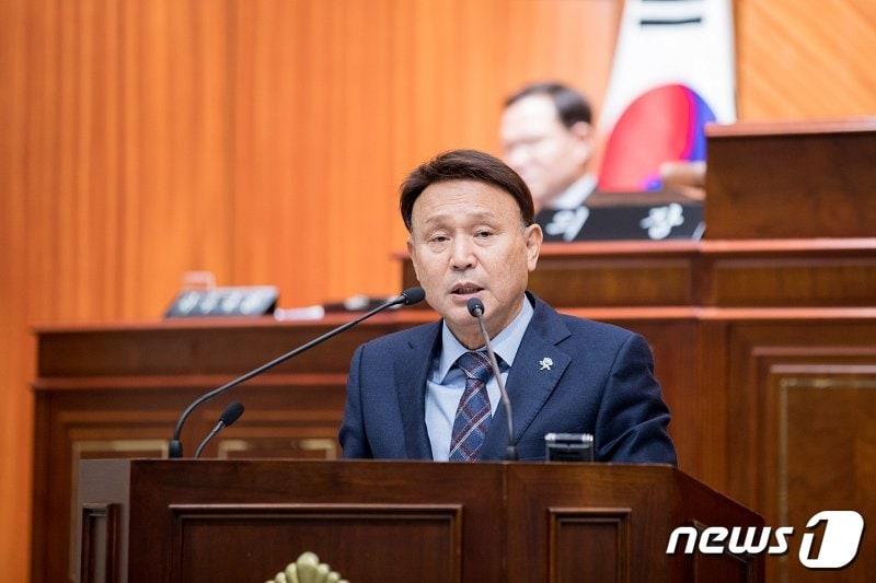 본문 이미지 - 강임준 군산시장이 군산시의회 제214회 2차 정례회에서 시정연설을 하고 있다.ⓒ News1