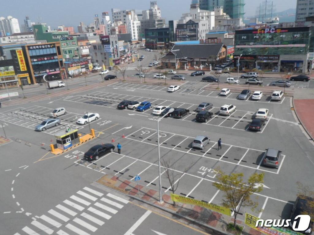 본문 이미지 - 공영주차장.(사진은 기사 내용과 무관함) / 뉴스1 ⓒ News1
