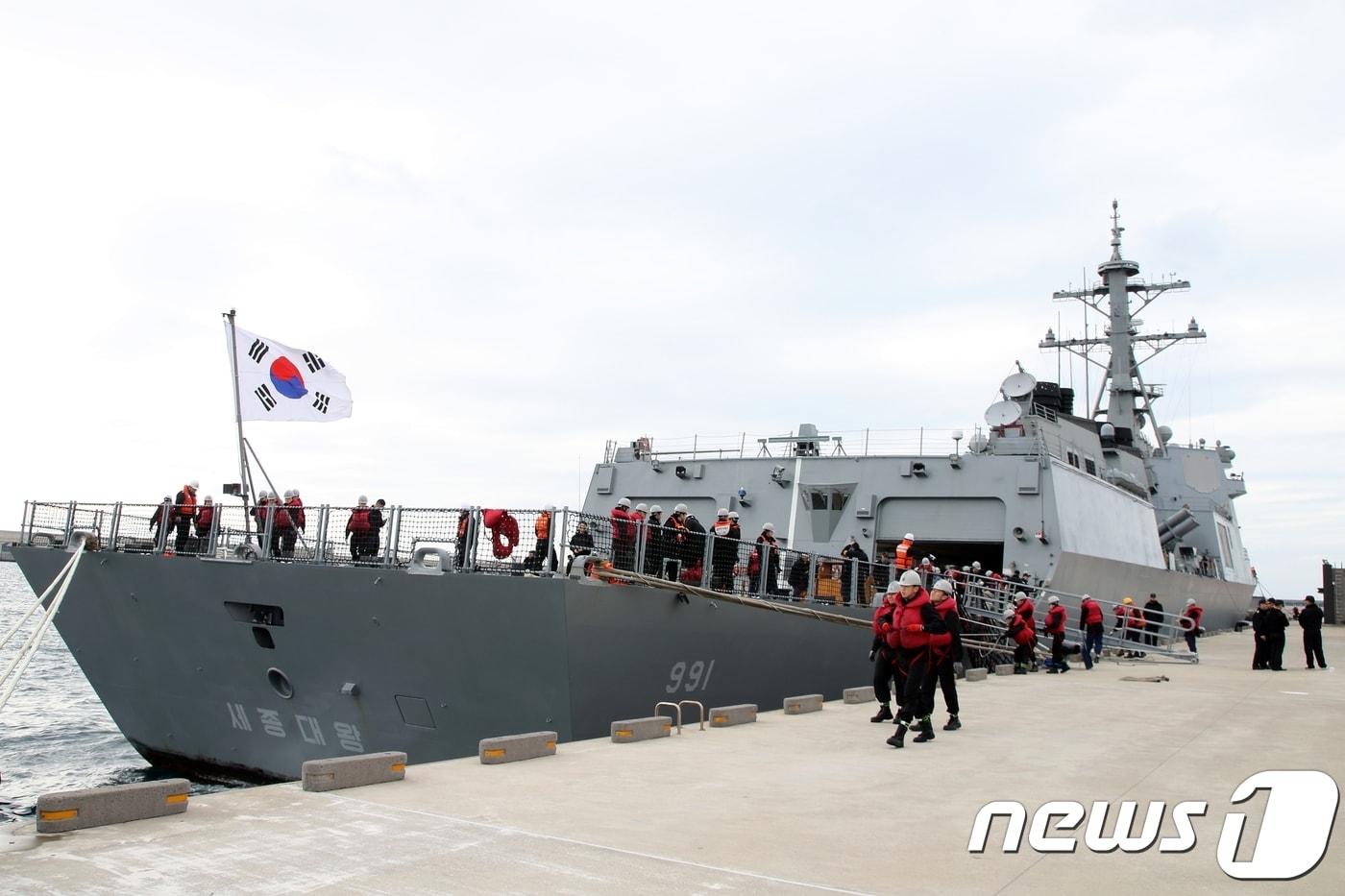 본문 이미지 - 해군 구축함 '세종대왕함'. 2018.12.23/뉴스1 ⓒ News1 성도현 기자